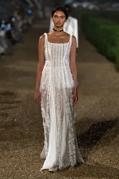 Look 17